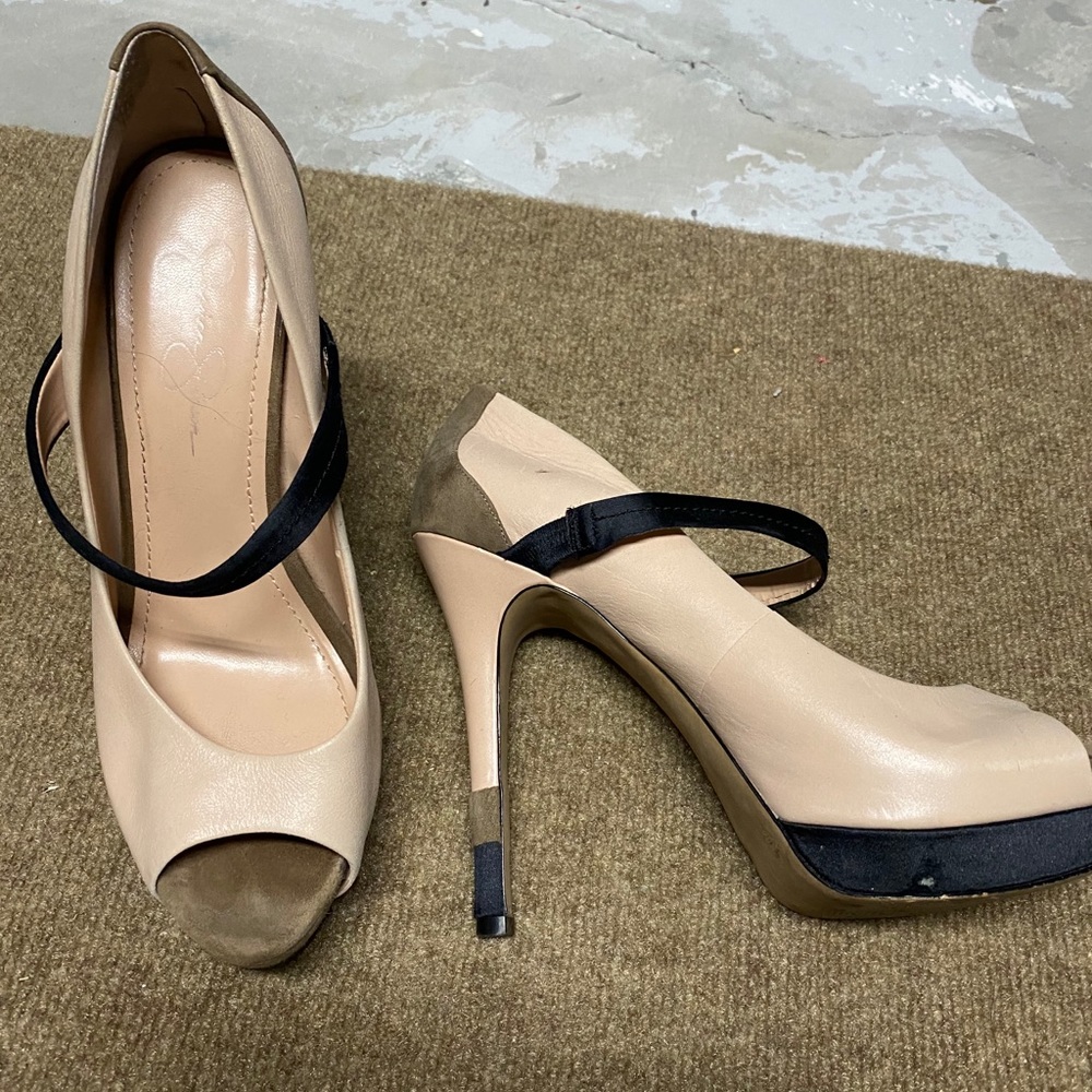 Jessica Simpson stiletto